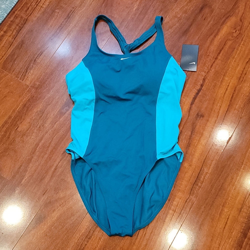NWT size XL Nike 1 pc swimsuit